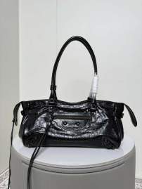 Picture of Balenciaga Handbags _SKUfw210450989fw